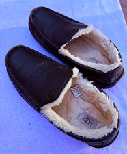 UGG Ascot Men’s Moccasin Slipper Black Leather Sheepskin Lined US 12 EU 45.5