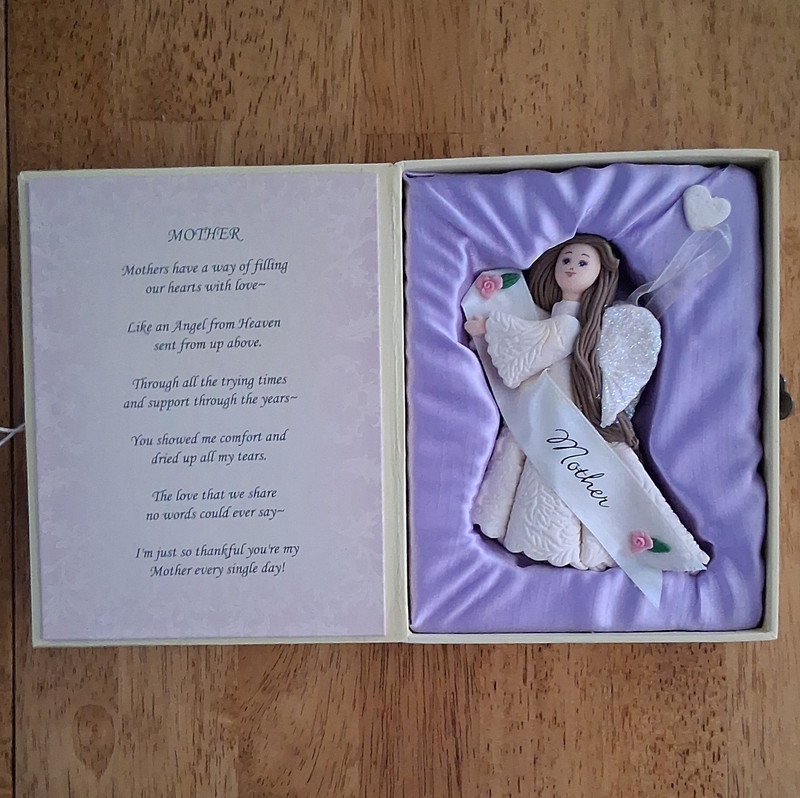 Pavilion Gift Company Someone Special Mother Angel Resin Figurine Boxed 2004 10"