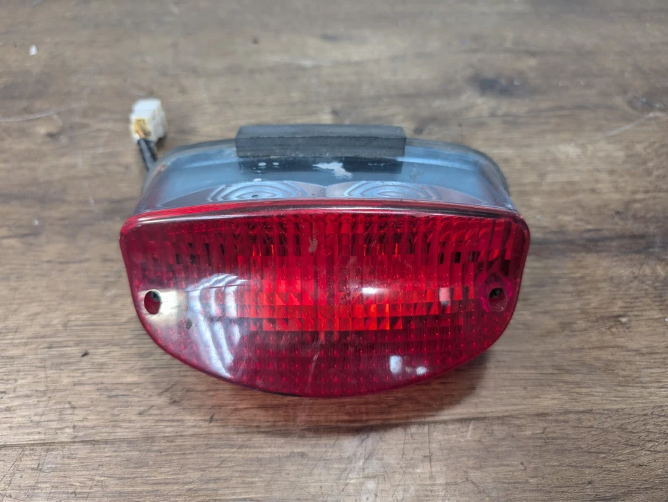 Suzuki GS 500 GS500 2007 OEM combinación trasera conjunto de luces traseras - 35710-01D30 Foto 3 de 4