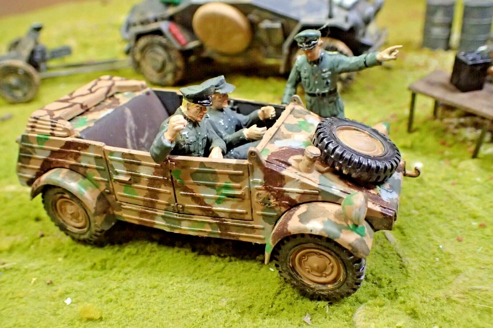 Built Painted Tamiya 1/35 German sdkfz 222, panther Wagen & infantry lot - Image 2 of 4