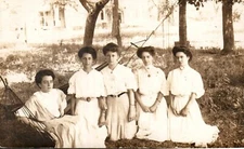 Rppc Postcard Unposted Victorian Five Young Ladies {x}