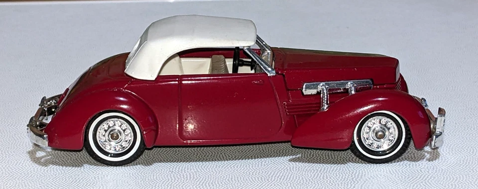 Matchbox Models of Yesteryear 1937 YY-18 Cord Model 812 - Bild 3 von 4