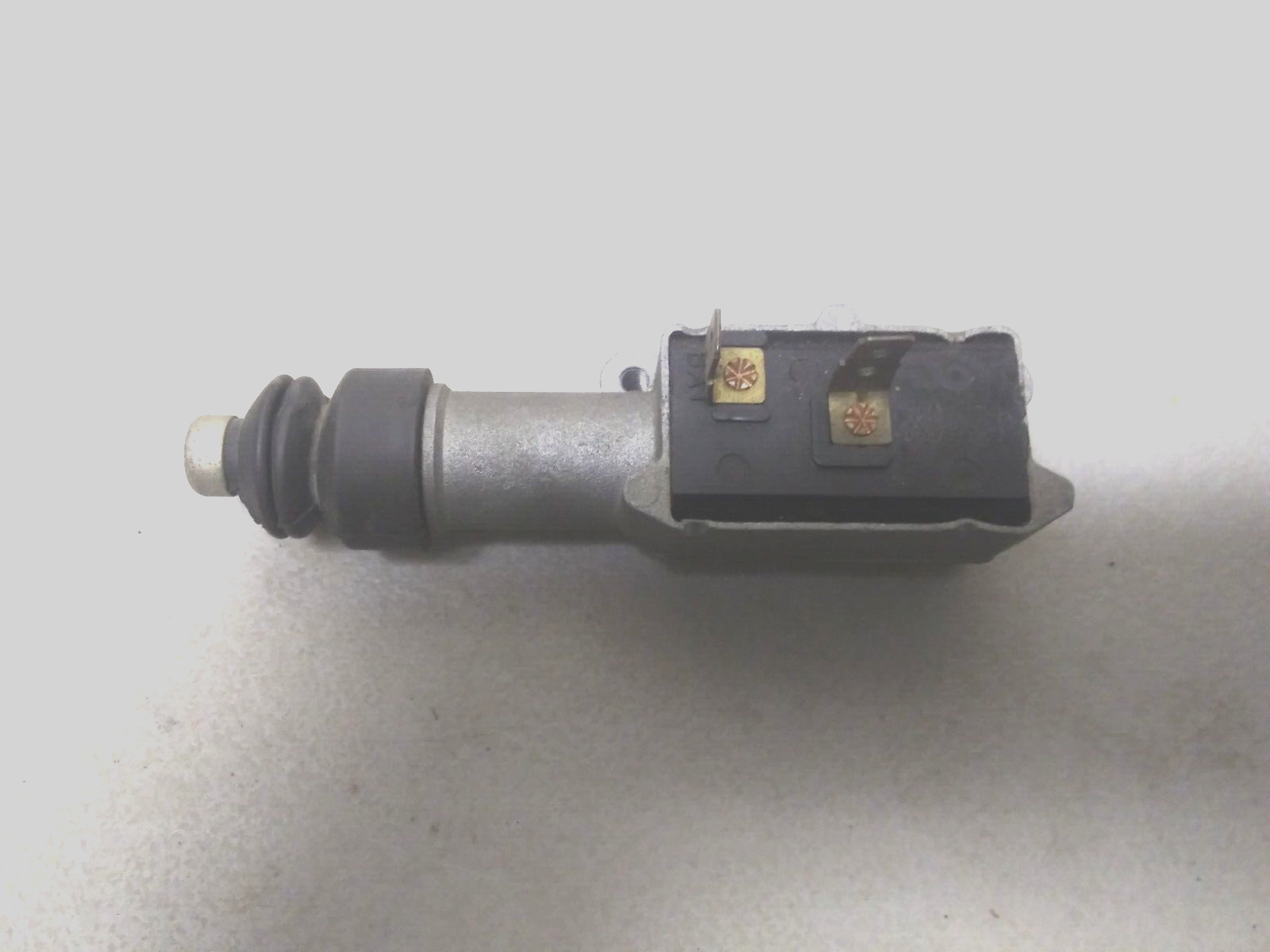 NOS 1993388 Kickdown Switch 196769 Chevy Impala Camaro Chevelle T400