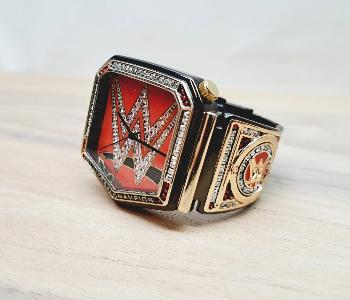 Collectible WWE WORLD Heavy Weight Champion Title Belt Watch Used