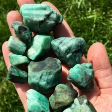 Emerald Rough Raw Stone Chunk Healing Crystal Decor Mineral Rock Specimen 1PC