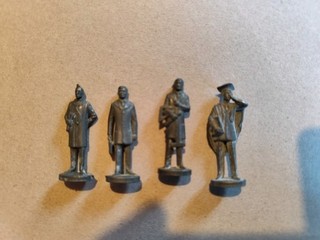 4 kinder metal métiers berufe Série Complète Socles Ronds TBE acier