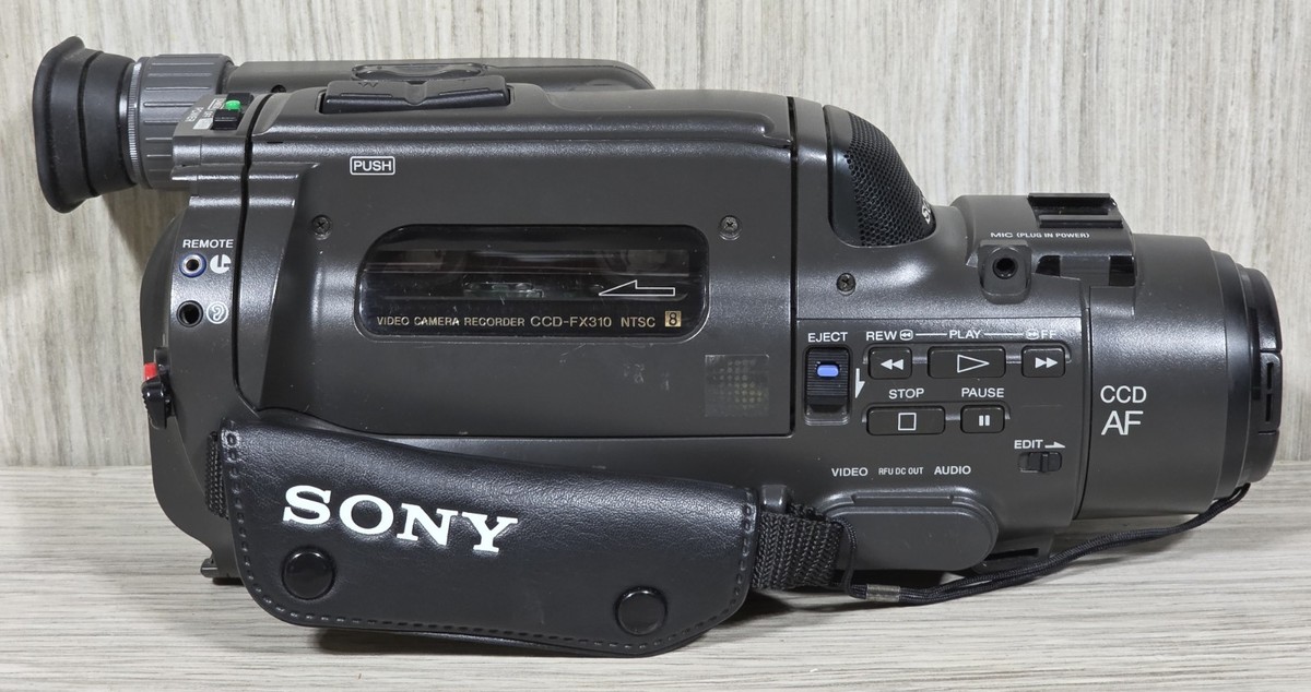 Sony CCD-FX310 Handycam Video 8 Camcorder Remote, Charger & AC