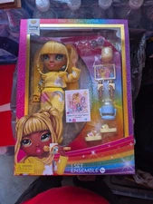 2023 Rainbow High Junior High Sunny Madison PJ Party Fashion Doll w/accessories