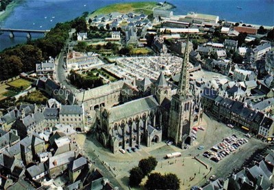 Treguier Cotes d Armor Centre Eglise vue aérienne