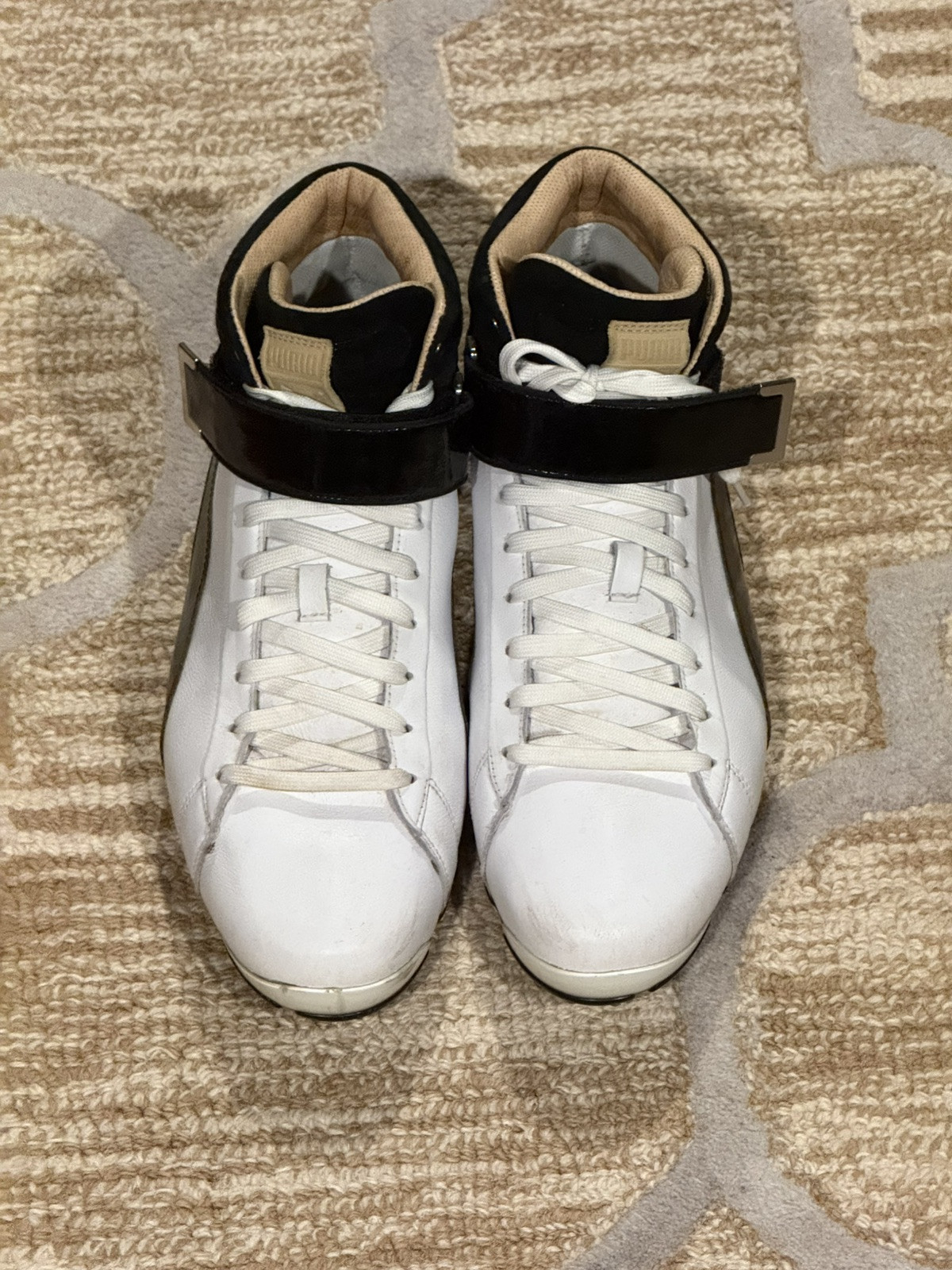 White/black Size Us 10.5