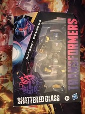Hasbro Transformers Shattered Glass Autobot Goldbug Deluxe Class NMIB