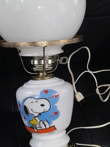 RARE Vintage Peanuts Snoopy Charlie Brown Milk Glass Base Lamp 1965