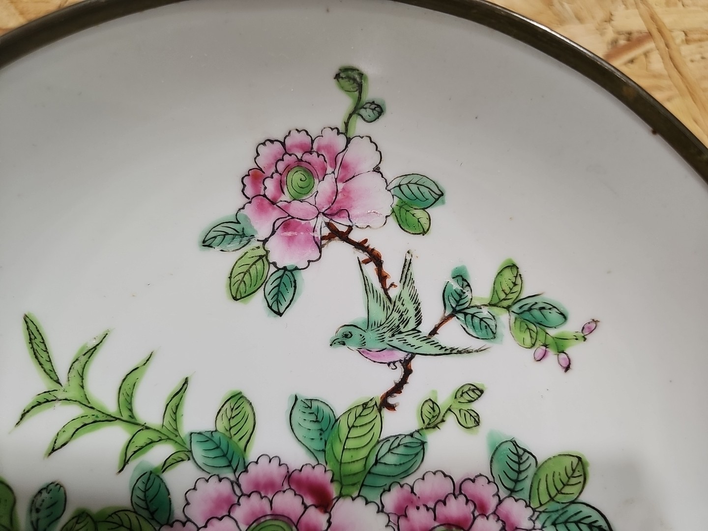 Vintage Porcelain & Brass Decorative Hand Painted Chinese Bowl 19.5cm — image 2