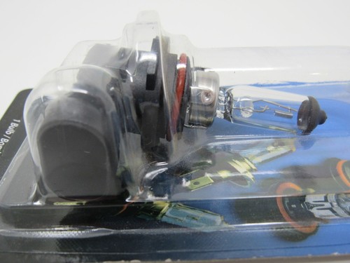 Eiko Headlamp Halogen Replacement Bulb 12.8 Volts HB4 55W 9006-BP - Picture 4 of 7