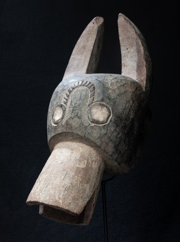 Chamba Bushcow Helmet Mask, Nigeria, West African Tribal Art. - Picture 4 of 6