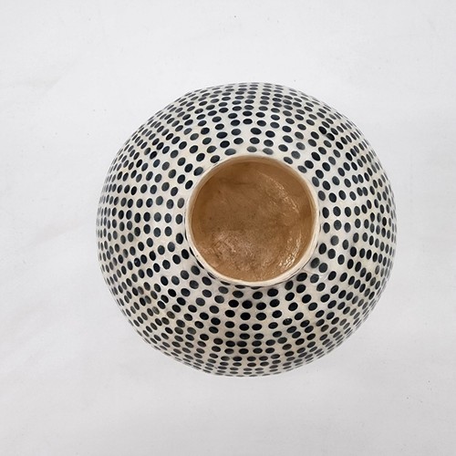 Round Capiz Shell Vase Black and White - Picture 4 of 6