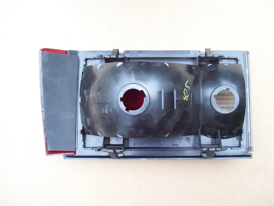 Nuevo de Lote Antiguo MoPar 1983 - 1989 Plymouth Horizon lado izquierdo MONTAJE DE LÁMPARA TRASERA 5207649 Foto 4 de 4