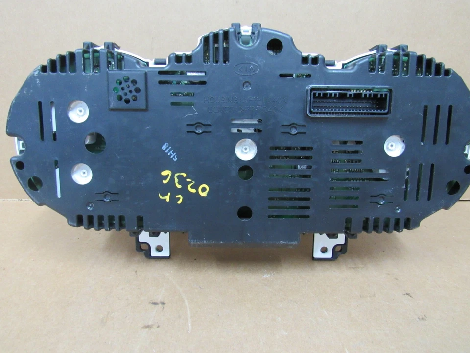 Kia Rio 2016 2017 cabezal de instrumento velocímetro medidor panel fabricante de equipos originales sin usar millas Foto 2 de 4