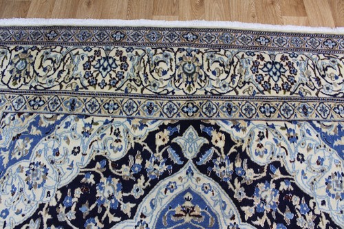 FINE PERSIAN NAIN CARPET WOOL AND SILK, EXCELLENT DRAWING 322 X 195 CM - Picture 13 of 14