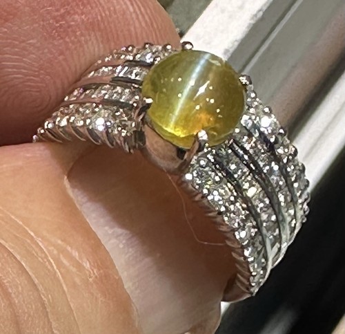 Wonderful 2.55ct Chrysoberyl Cat’s Eye & Diamond Platinum Ring - Picture 2 of 7