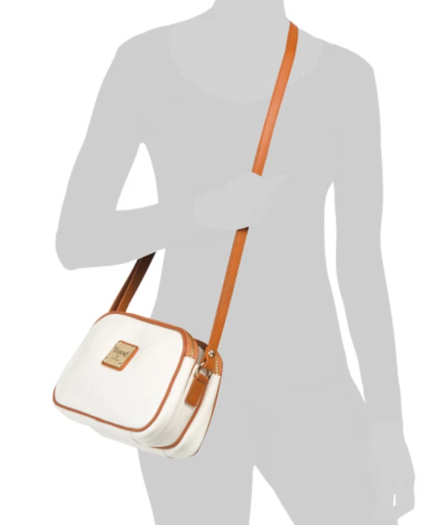 Bandolera VALENTINA Hecha en Italia Cuero Guijarro Triple Entrada Blanca Precio de venta sugerido por el fabricante 199,99 USD Foto 2 de 4