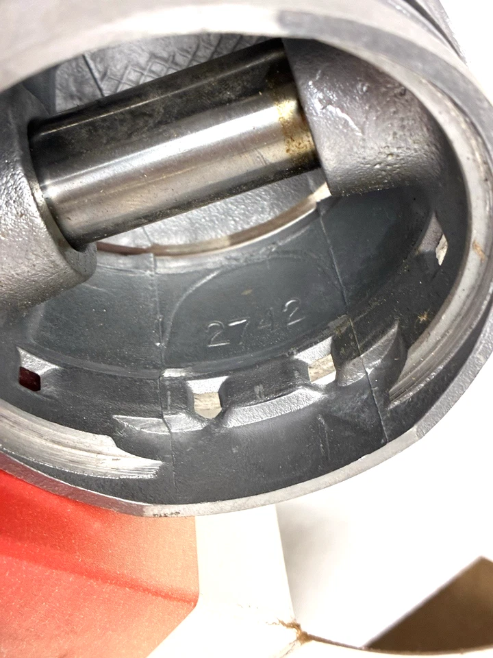 PISTÓN Y PASADOR DE MUÑECA DANA PERFECT CIRCLE, 224 2742 .030 OVER, 81.13mm, 3.194", Ford L6 Foto 2 de 4