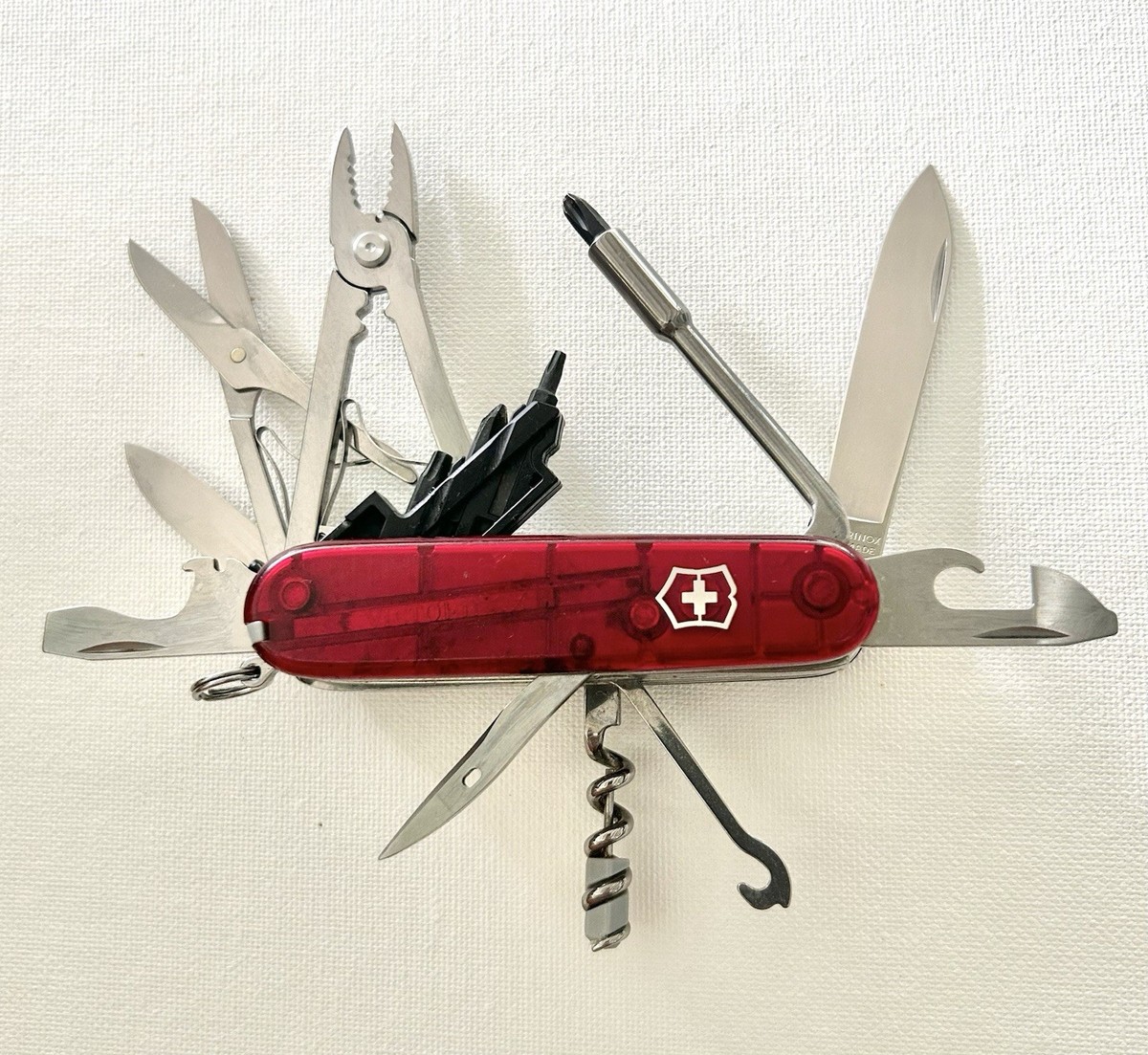 Victorinox CyberTool 34 赤 Victorinox - Cybertool 34 Swiss Army Knife (Translucent Red