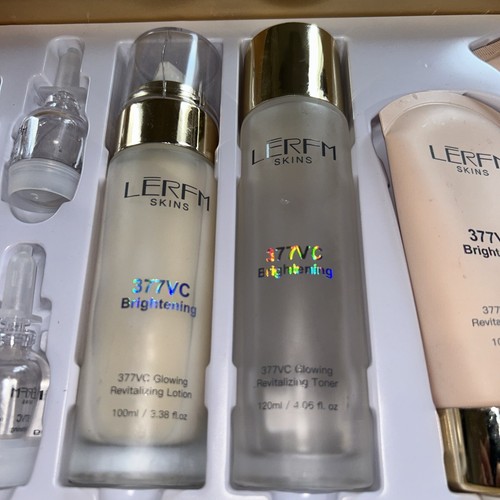 AESTHTANY LERFM 377vc Glowing Revitalizing Skin Care Set - Picture 4 of 7