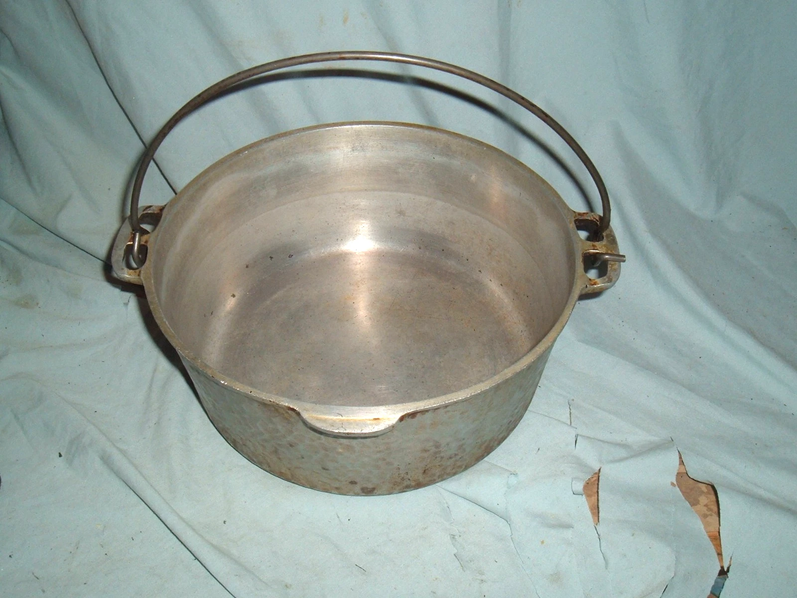 Vintage hammered Wagner Ware 10” Round Roaster Dutch Oven sidney 3248 no lid
Opens in a new window o