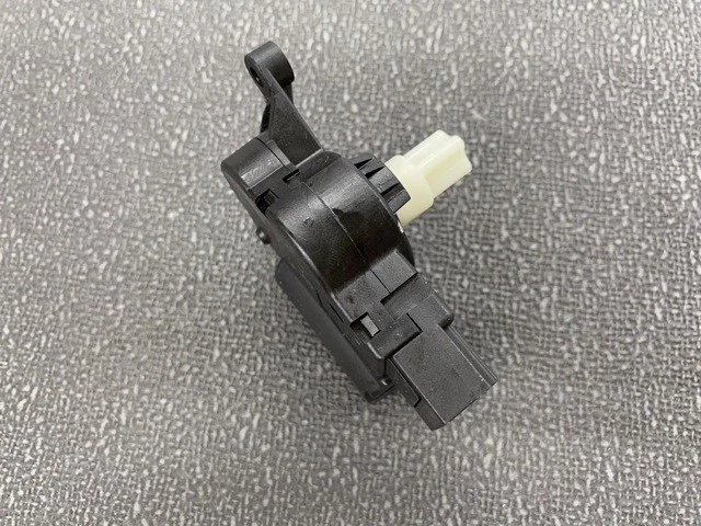 Actuador de puerta de recirculación Dodge Dart 2012-16 OEM# 68164960AA Foto 3 de 4