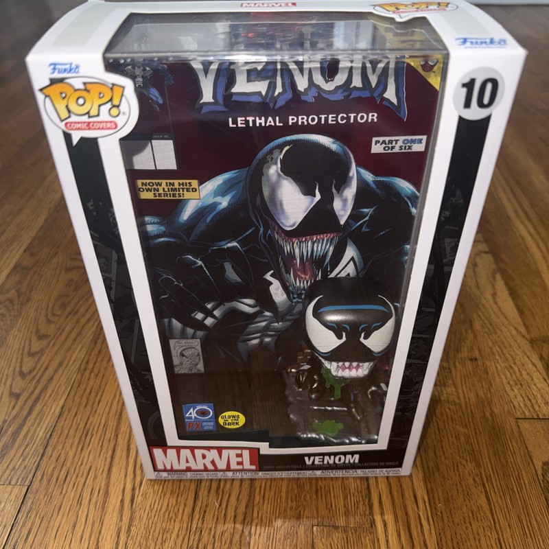 Funko Pop Comic Book Cover with Case Marvel Venom Glows in the Dark #10
