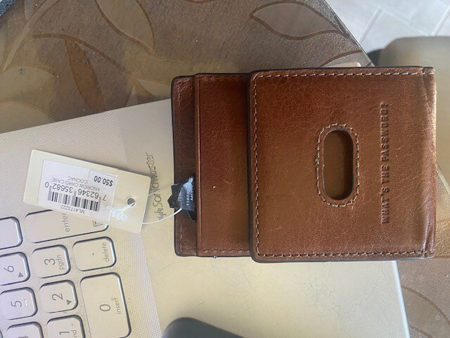 New Fossil Men's Bi-fold Magnetic Wallet Brown - Retail $55