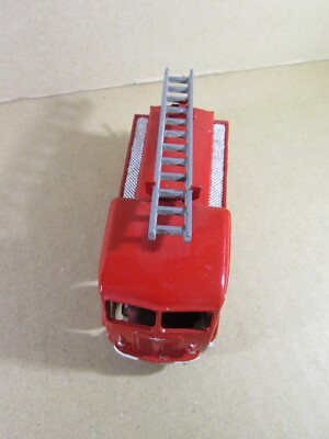 721U Vintage 1950 Dinky 32E France Berliet GLA 1er Secours Buccaneer Repeint
