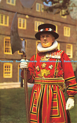 R576527 Beefeater Tower of London