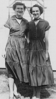 Vintage Fashions Of The 1930s Pretty Women Dresses Friendship