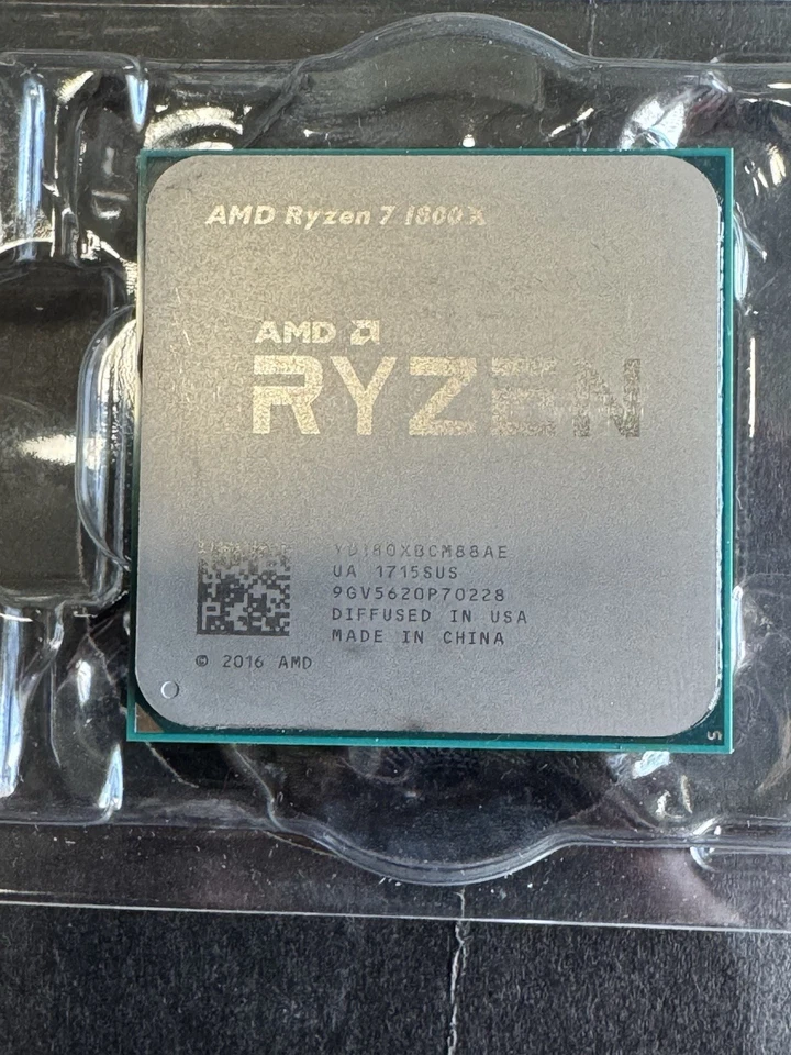 CPU AMD Ryzen 7 1800X 8 núcleos 16 hilos, 3,6 GHz/4 GHz Boost, Socket AM4 Foto 3 de 4