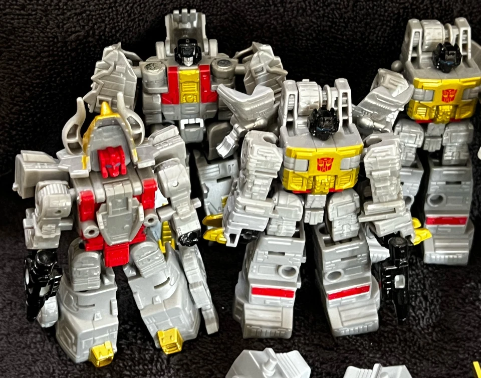 DINOBOT VOLCANICUS LOT • LEGACY EVOLUTION CORE TRANSFORMER SERIES - Image 4 of 4