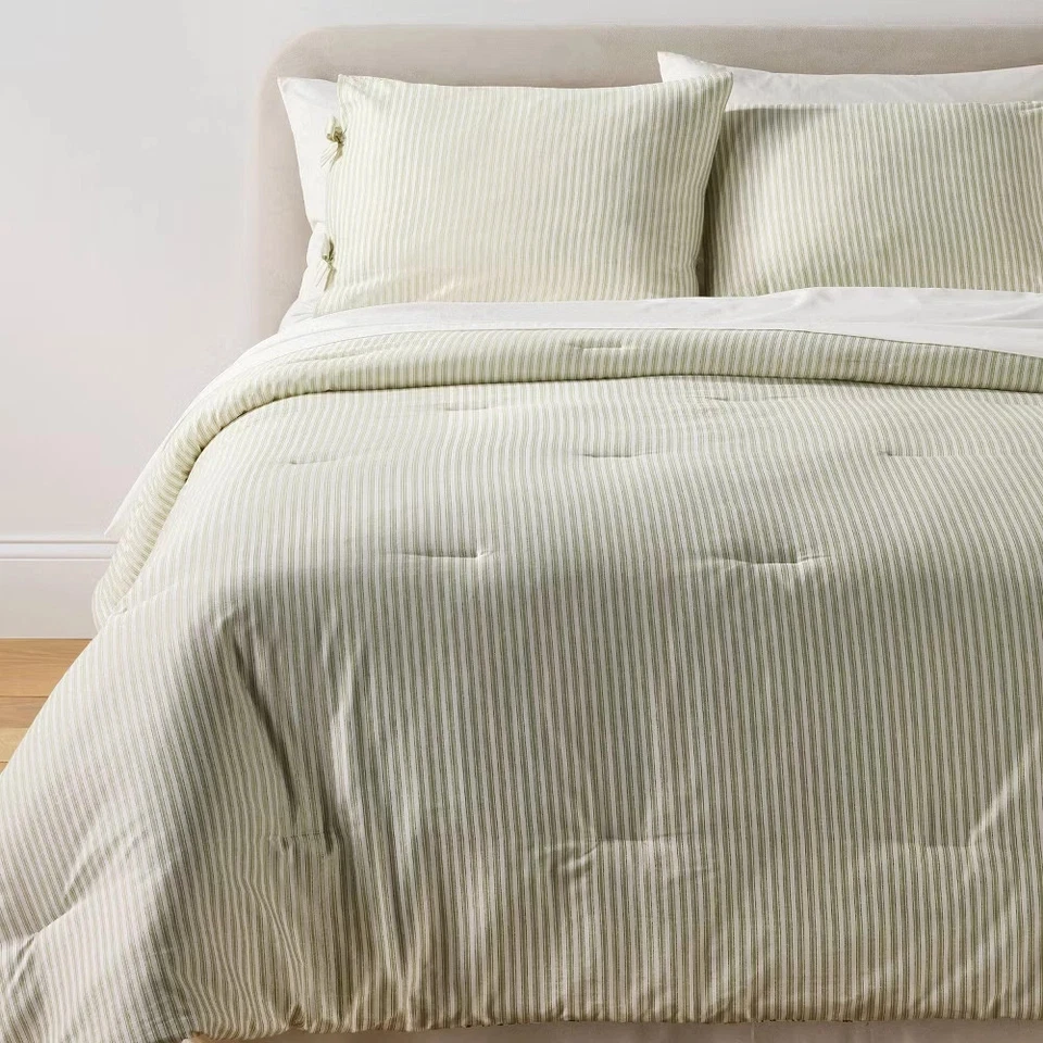 Reversible Floral and Stripe Comforter Twin/Twin Extra Long Set - Threshold NWT - Image 3 of 4