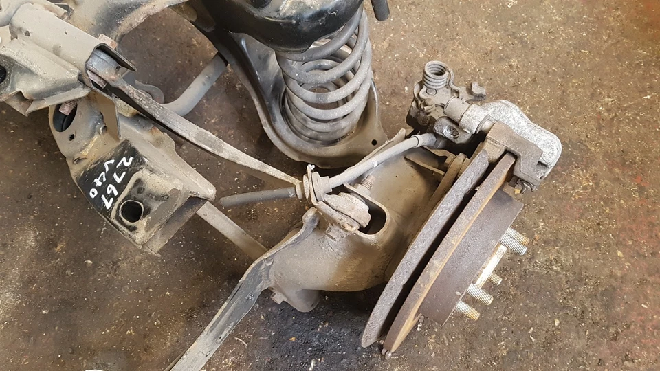 VOLVO V40 T3 CROSS COUNTRY EDITION E6 4 DOHC AXLE (REAR) 2015-2019 - Image 2 of 4