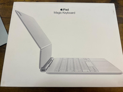   Apple Magic Keyboard for iPad Air 11 inch MDFV4LL/A -A3339 WHITE.