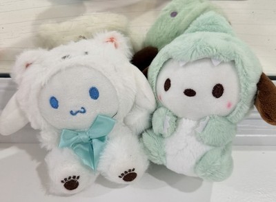San Rio Pochocho In Dinosaur Suit Cinnamon Roll In Bear Suit 5  Plush Keychains