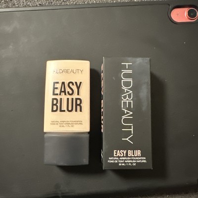 Huda Beauty Easy Foundation