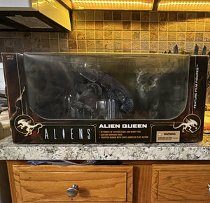 McFarlane Toys Aliens Alien Queen Figure - Science Fiction & Horror