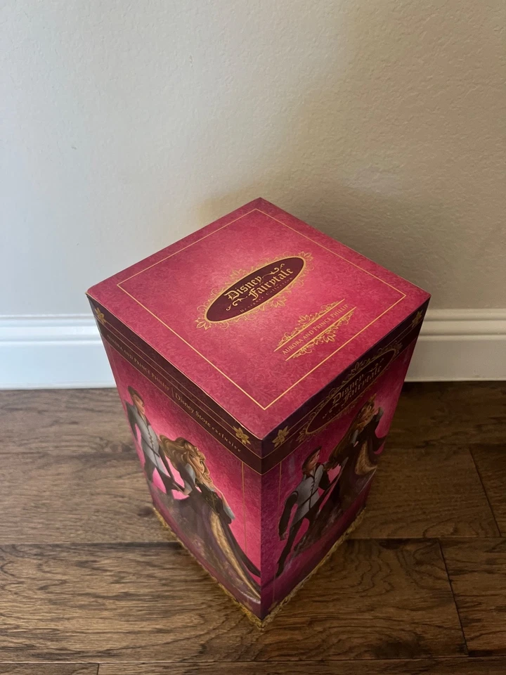 Disney Colección Diseñador Cuento de Hadas Briar Rose y Príncipe Felipe Nuevo en Caja Foto 3 de 4
