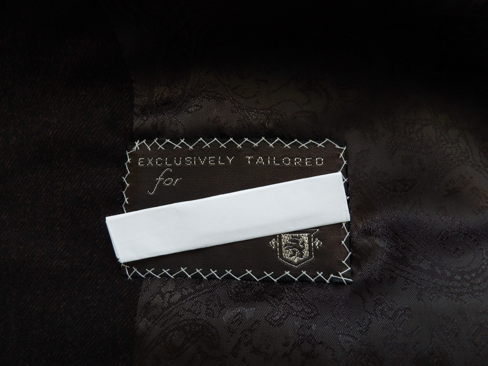 Bespoke two button side vent dark brown peak lape… - image 15