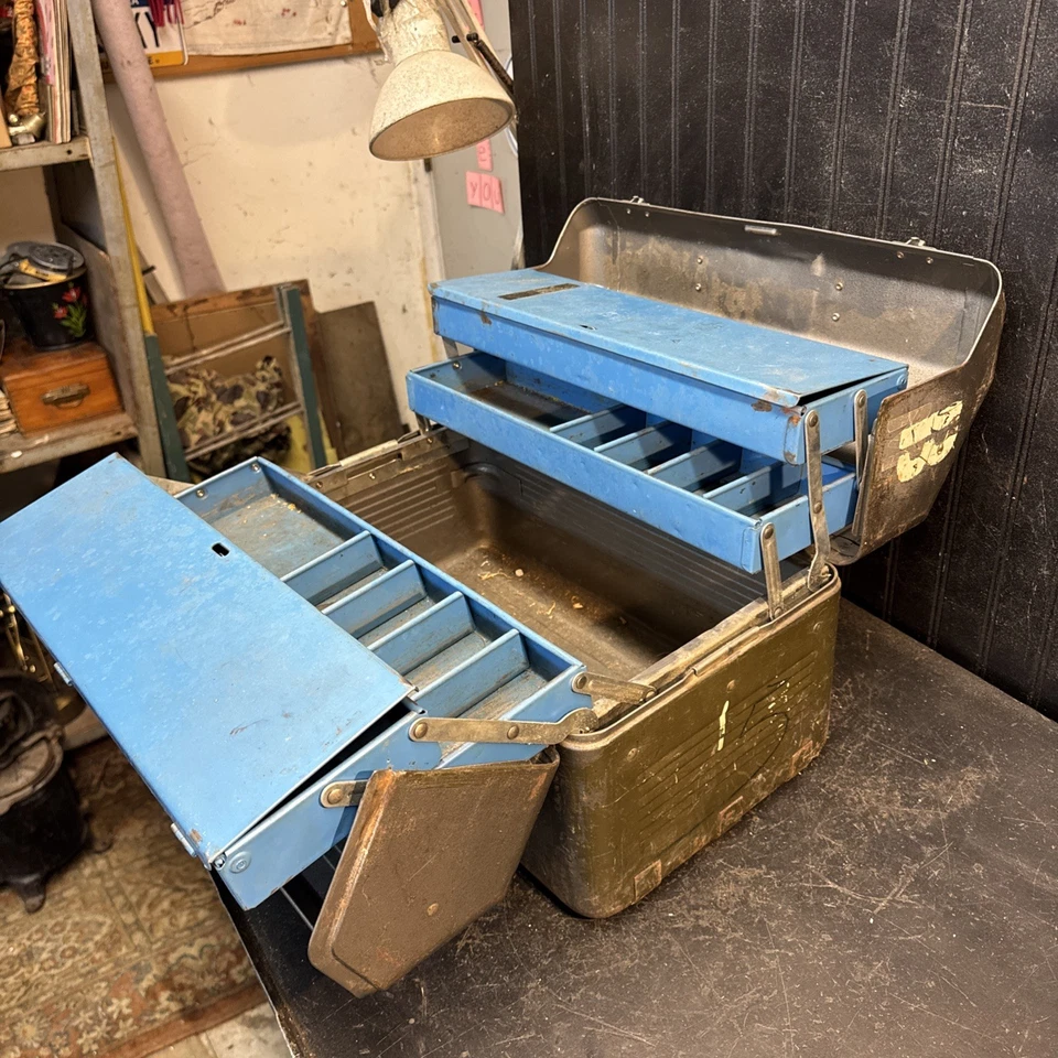 De colección JC Higgins METAL TACKLE - CAJA DE HERRAMIENTAS Bandejas Desplegables Desviadores 18x10x 12 pulgadas Foto 2 de 4