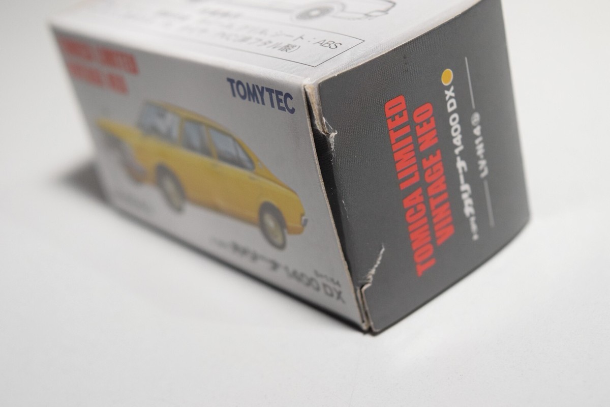 A94 1:64 3 INCH TOMICA TOMY VINTAGE LV-N14B TOYOTA CARINA