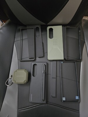 Galaxy fold 4 case bundle (Gently USED)