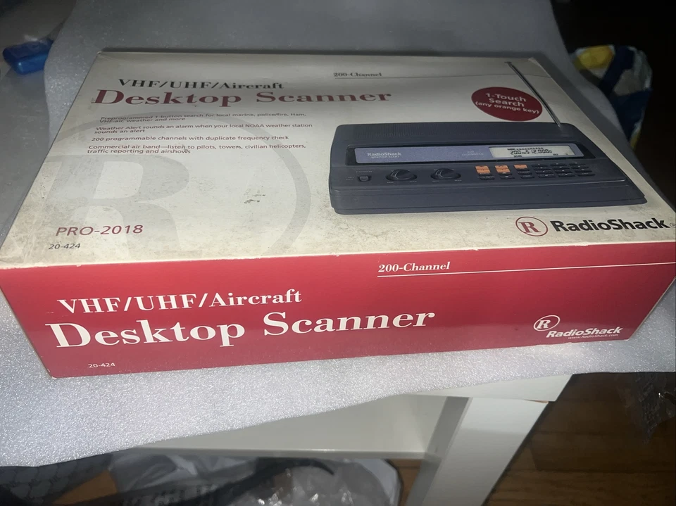 RadioShack PRO-2018 Escáner de Escritorio 200 Canales VHF UHF Aviones Policía Bomberos Nuevo Foto 2 de 4