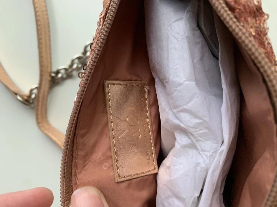 Nuevo con etiquetas Cartera Bandolera New York & Company Rosa Claro Lentejuelas Cadena Plateada Elegante Foto 4 de 4